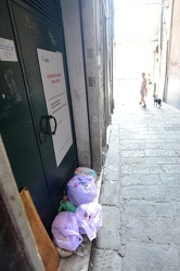 Genova - spazzatura nel centro storico, ecopunti chiusi