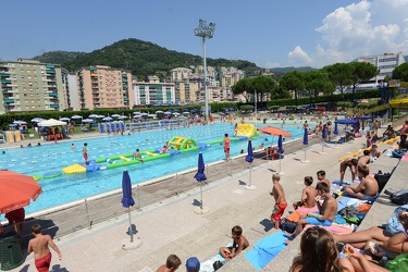 Genova - spiaggia urbana, piscine estate