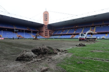 Genova, stadio Luigi Ferraris - lavori in corso nuovo manto erba
