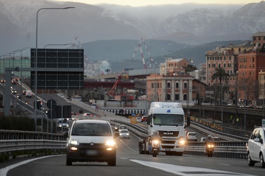 Genova, ponente - traffico intenso