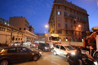 Genova, ponente - traffico intenso