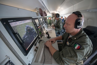 Genova - in volo con ATR42 della Guardia Costiera