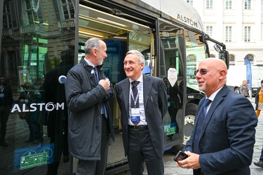 Genova - presentato autobus elettrico amt in collaborazione con 