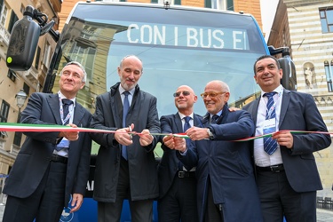 Genova - presentato autobus elettrico amt in collaborazione con 