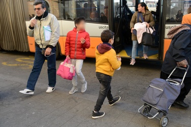 Genova, autobus AMT - bambini a bordo