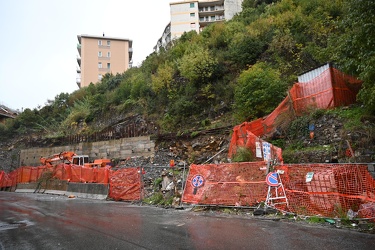 Genova, Borgoratti - cantiere sopra piazza rotonda allagato caus