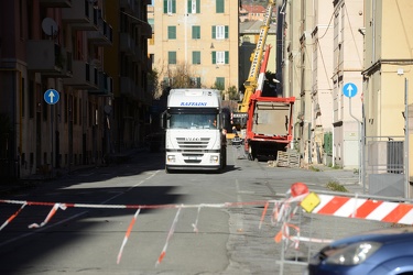 Genova - avanzamento cantiere torrette sostegni prima della demo