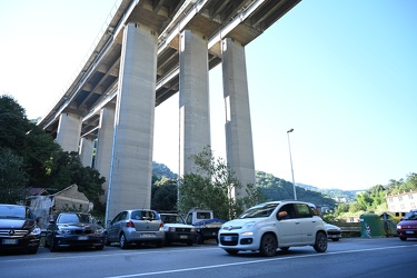 Genova, Mele - il cavalcavia autostradale che passa sopra il tor
