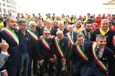 Genova, piazza De Ferrari - la festa della protezione civile