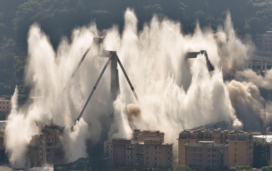 implosione ponteMorandi Ge 28062019