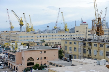 Genova, porto, ente bacini - incidente si ribalta yacht, quattro