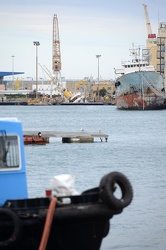 Genova, porto, ente bacini - incidente si ribalta yacht, quattro