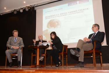 Genova, auditorium Carlo Felice - incontro su tema salute, osteo