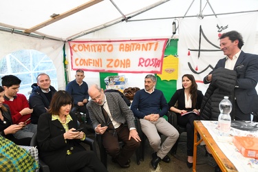 Genova, tenda sfollati via Porro - incontro con il governatore G