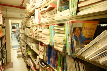 Genova, libreria libri usati Libraccio - inizio anno scolastico,
