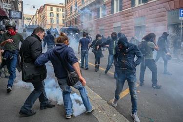 Genova, manifestazione antifascista in occasione del comizio di 