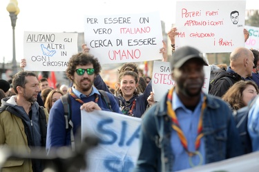 Genova - manifestazione antirazzista contro il decreto sicurezza