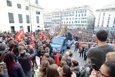 Genova - manifestazione antirazzista contro il decreto sicurezza