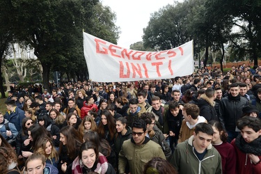 Genova - manifestazione degli studenti delle scuole superiori