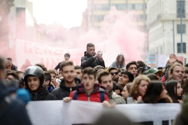 Genova - manifestazione degli studenti delle scuole superiori
