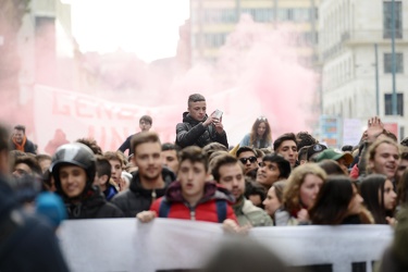 Genova - manifestazione degli studenti delle scuole superiori