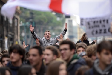 Genova - manifestazione degli studenti delle scuole superiori