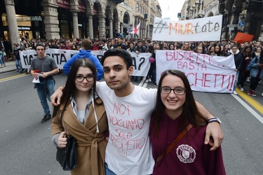 Genova - manifestazione degli studenti delle scuole superiori