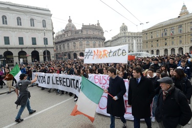 Genova - manifestazione degli studenti delle scuole superiori