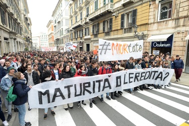 Genova - manifestazione degli studenti delle scuole superiori