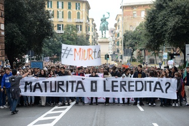 Genova - manifestazione degli studenti delle scuole superiori