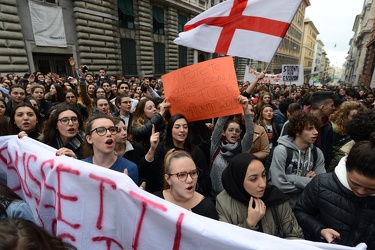 Genova - manifestazione degli studenti delle scuole superiori