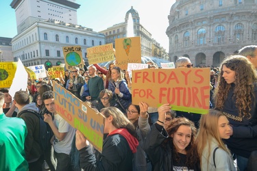 Genova - la manifestazione dei giovani contro il cambiamento cli