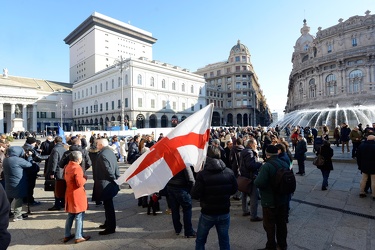 Genova, piazza De Ferrari - manifestazione a favore delle opere 