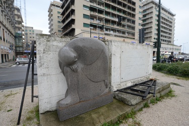 Genova - viale Brigate Partigiane - monumento dedicato alla resi