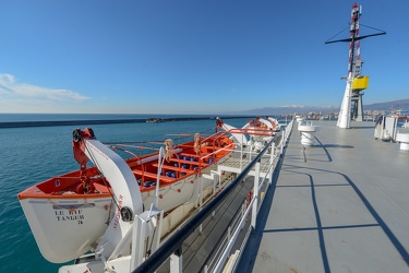 Genova, porto - ormeggiato il traghetto Le Rif