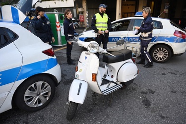 Genova - parte ordinanza contro vespe due tempi non storiche