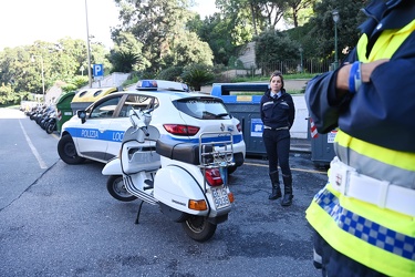 Genova - parte ordinanza contro vespe due tempi non storiche