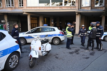 Genova - parte ordinanza contro vespe due tempi non storiche