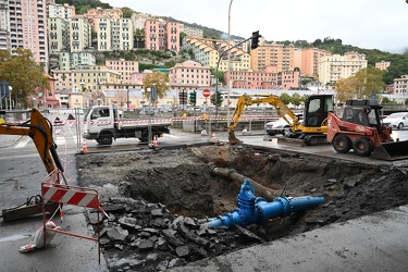 Genova, Marassi - Piazzale Parenzo ancora bloccato causa rottura