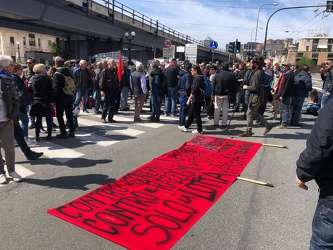 Genova - presidio antifascista in occasione della visita di Salv