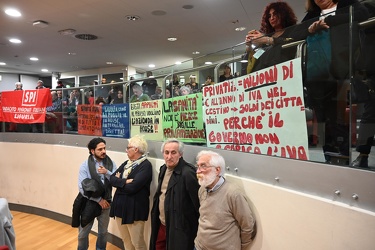 Genova, consiglio regionale - protesta sindacati lavoratori comp