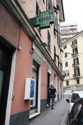 Genova, via Venezia - rapina in farmacia, evaso in fuga