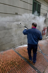 Genova, salita Santa Brigida - scritte contro Guido Rossa e un g