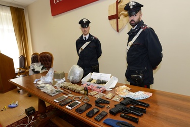 Genova, carabinieri San Giuliano - sequestro di armi e droga