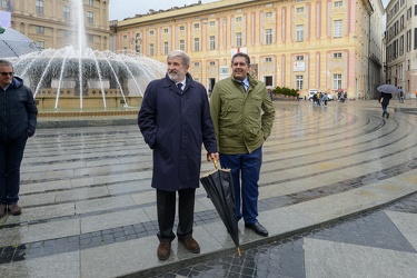 Genova, piazza De Ferrari - inaugurazione zampilli acqua fontana