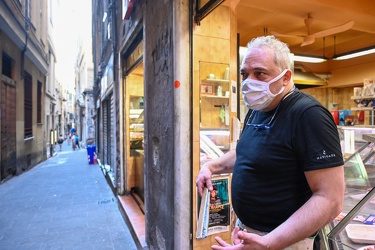 Genova - reportage in vico di canneto il lungo sulla movida rumo