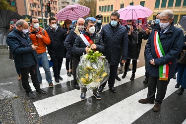 Genova, cerimonia di commemorazione vittime alluvione - targa po