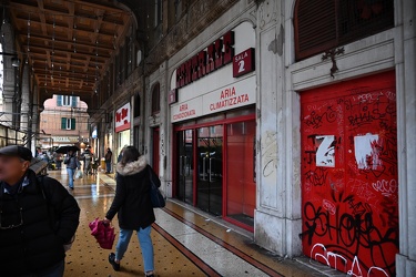 Genova, via San Vincenzo bassa - cinema porno Centrale