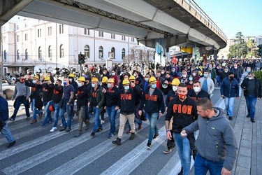 Genova, corteo lavoratori acelor mittal da Cornigliano al centro