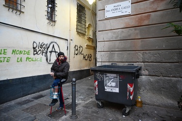 Genova, vico dei Fregoso - questione spazzatura ed ecopunto